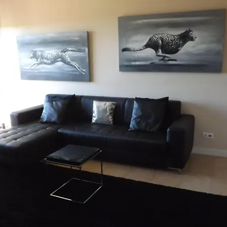 度假居 Holiday Ocean View Residences *