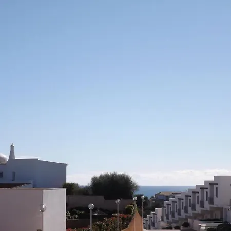 Holiday Ocean View Residences *