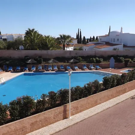 Holiday Ocean View Residences * Patroves