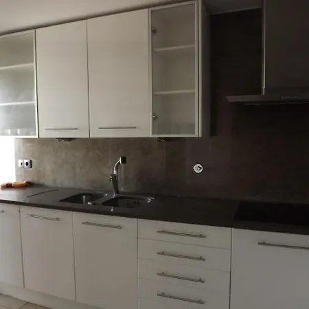 Holiday Ocean View Residences 度假居 Patroves