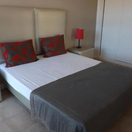 度假居 Holiday Ocean View Residences *